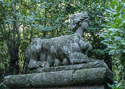  Le Mythe du Monstrueux Moufleur: Un récit Brésilien ancestral de la Nature et de l'Identité !